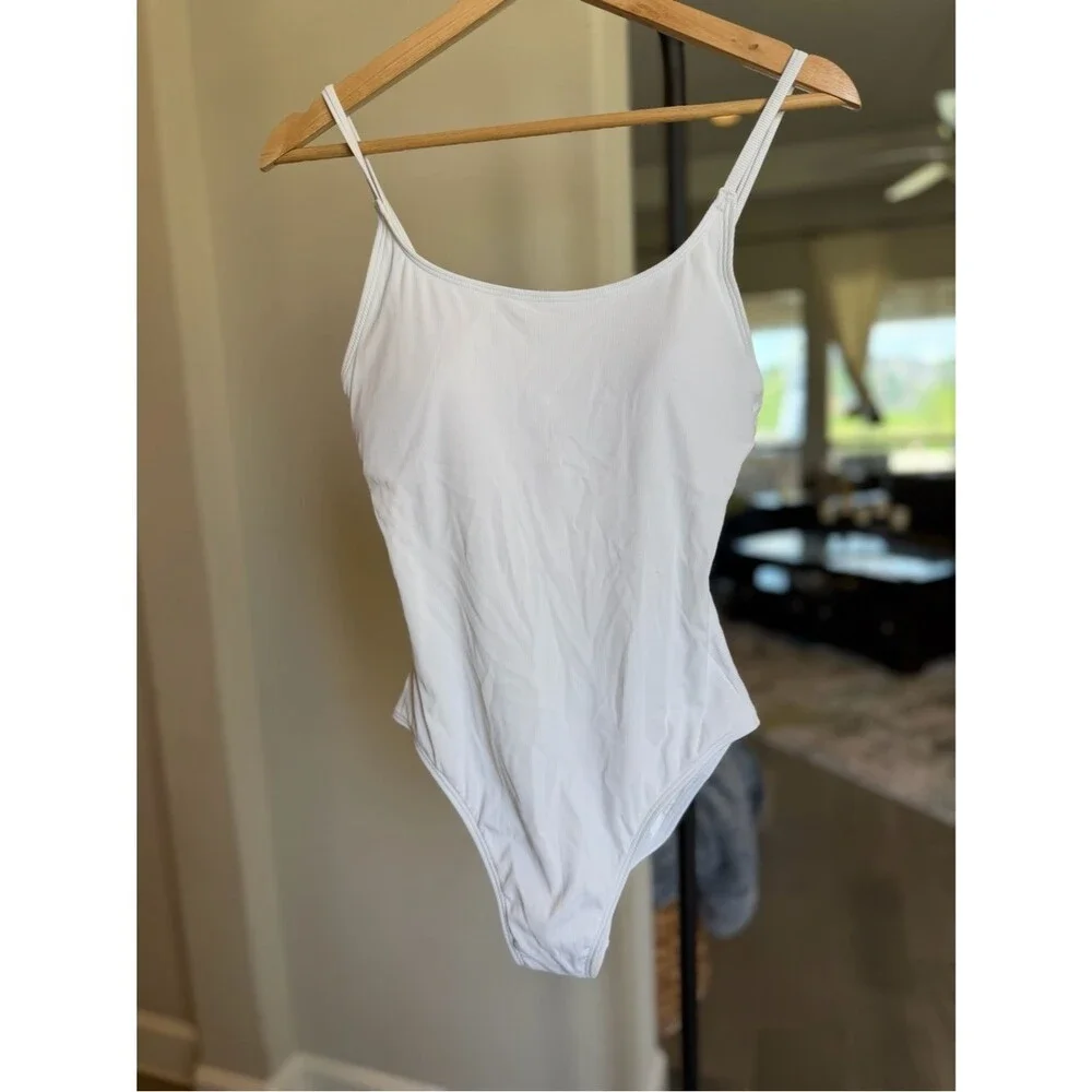 Quince white ribbed